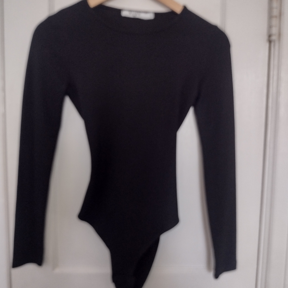 NA-KD Open Back Bodysuit - Picture 12 of 14
